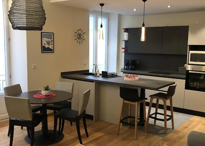 T2 40 M2 L'europe Beatrice Centre-ville 1 Parking * エクスレバン